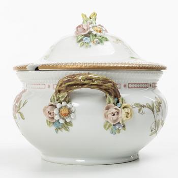 Royal Copenhagen, terrin, "Flora Danica", Danmark, 1967-83.