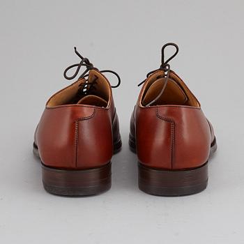 CROCKETT & JONES, a pair of black leather 'Highbury' shoes, size 7 1/2.