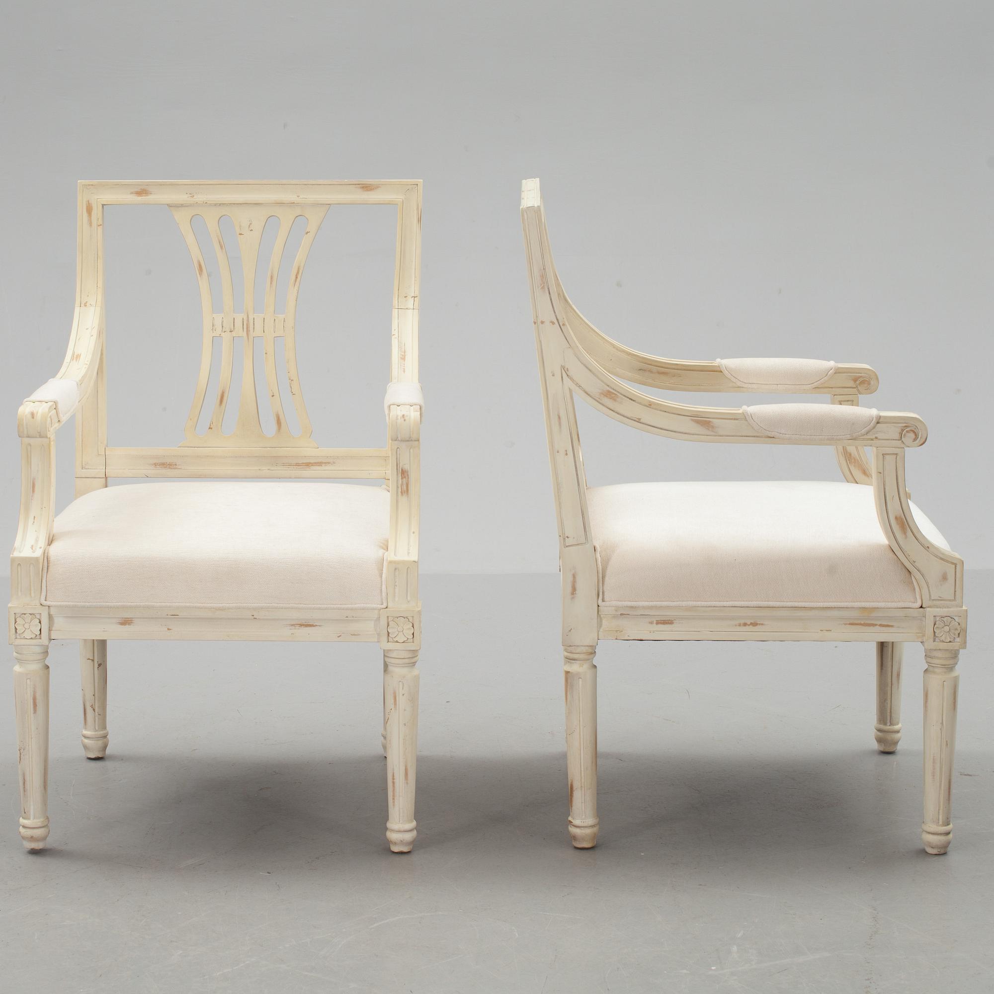 KARMSTOLAR, ett par, gustaviansk stil, 2000-tal.