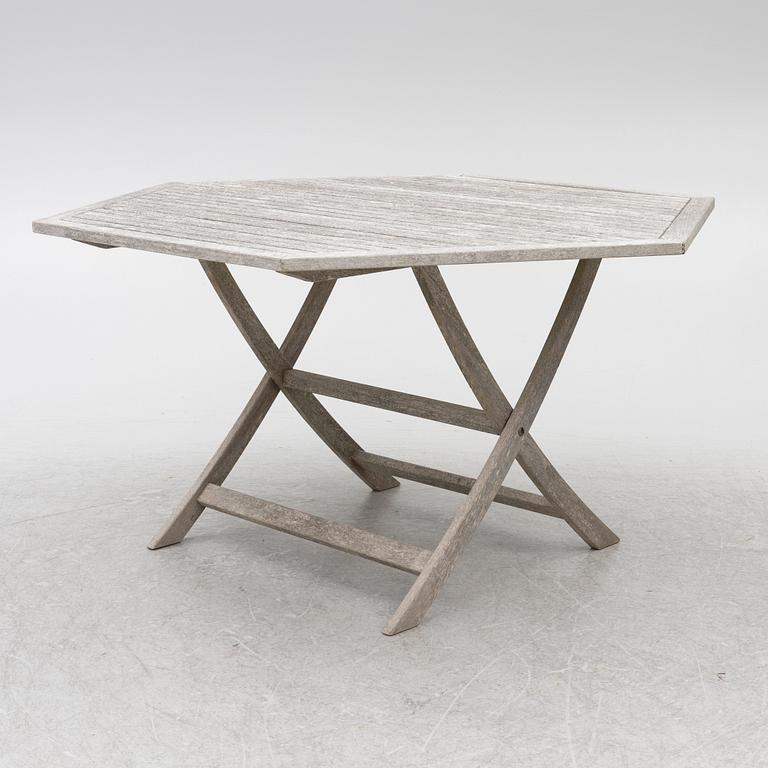 A Gunilla Norin garden set, 'Viken' by Berga Form, Sweden, 1990's/early 2000's.