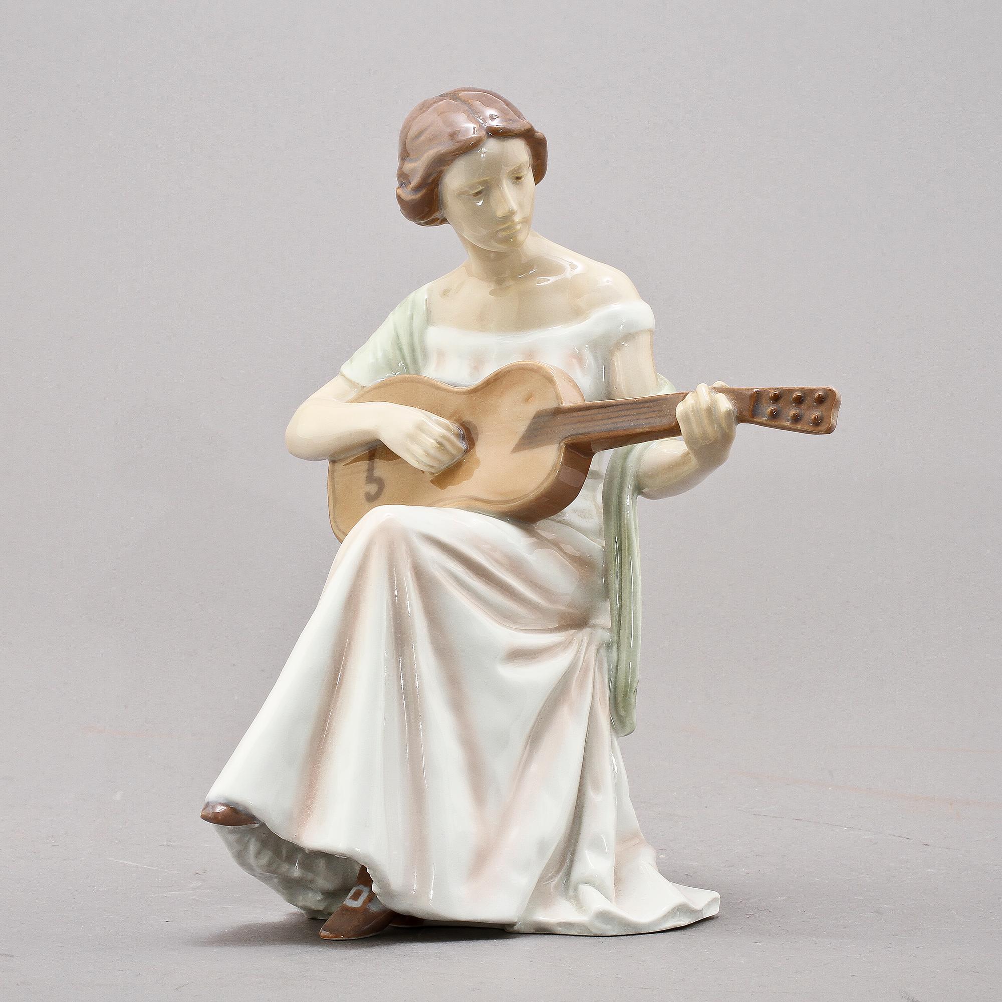 FIGURIN, porslin, Royal Copenhagen, 1900-tal.