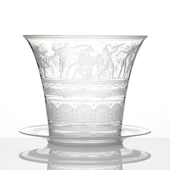 Simon Gate, an engraved glass bowl with plate, Orrefors 1930, model 122.
