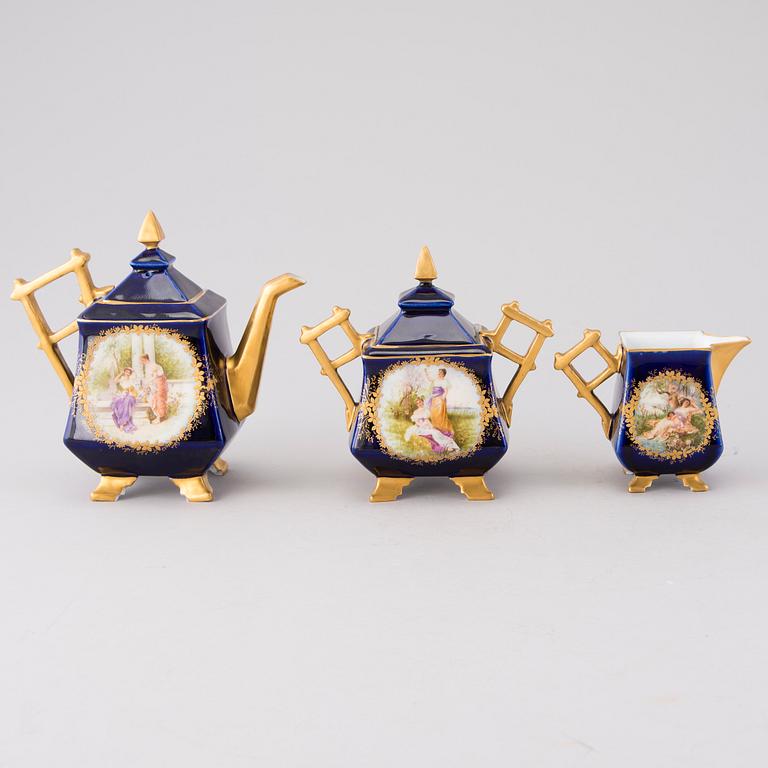 A RUSSIAN SIX PIECE SERVICE, porcelain "tête-à-tête", Kuznetsov Dulevo factory 1891-1917.