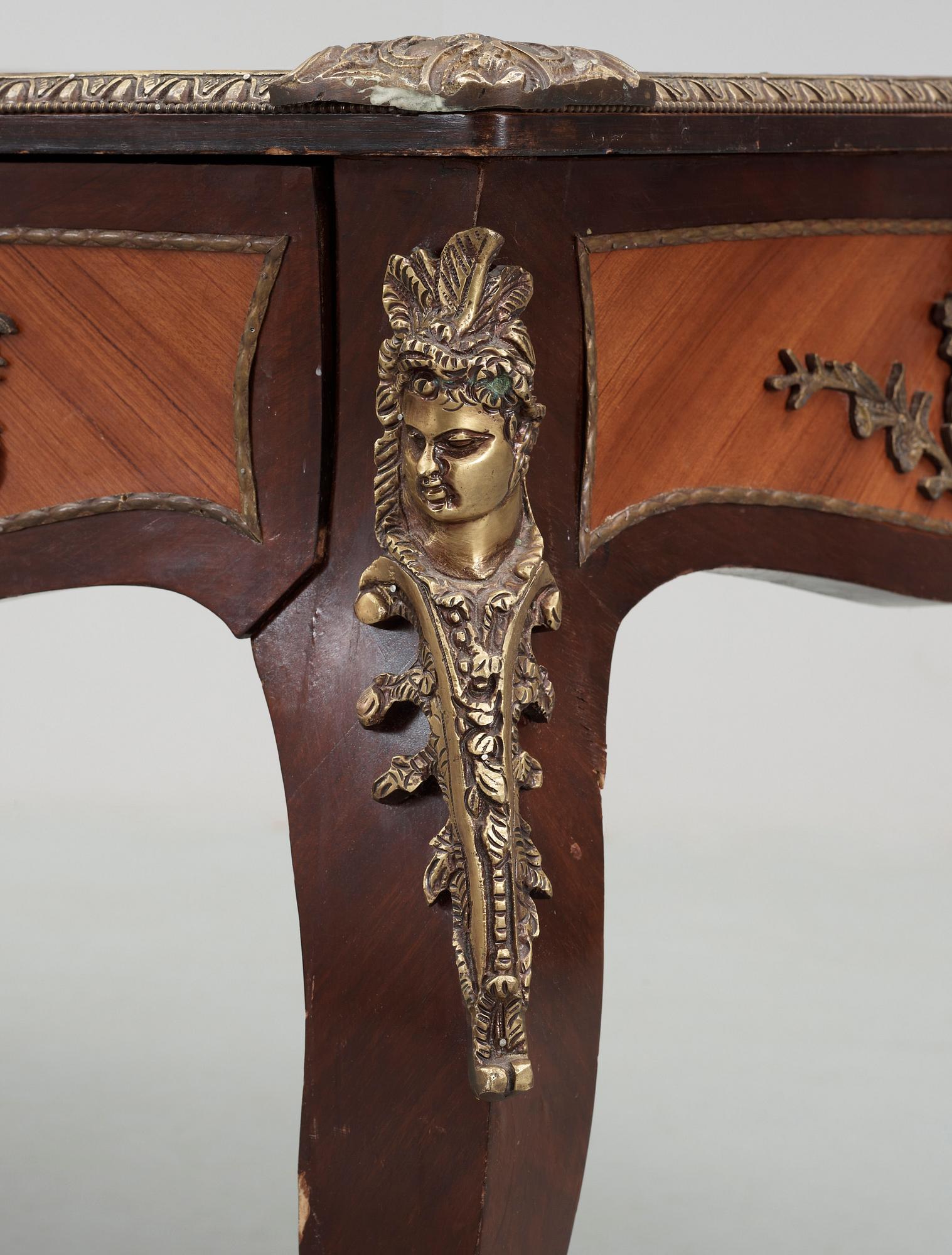 SKRIVBORD, Louis XV-stil, 1900-talets första hälft.