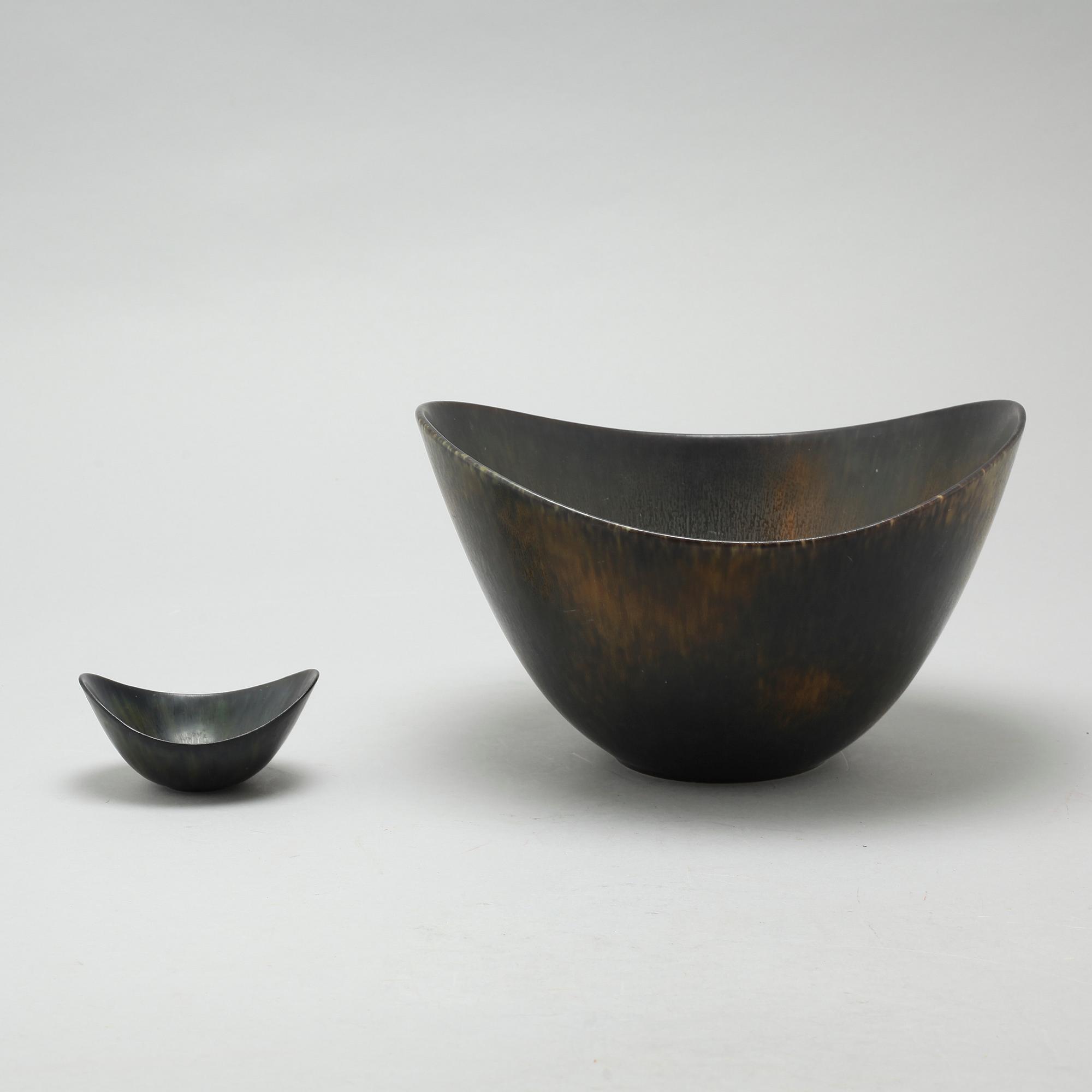 Two 1950s bowls, models "ARO" & "AXK", designed by Gunnar Nylund for Rörstrand.