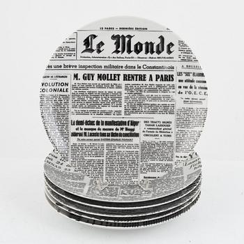 Piero Fornasetti, tallrikar, 6 st, porslin, "Giornale", Milano, Italien.
