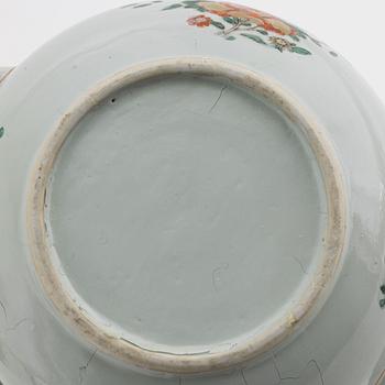 Karott med lock, kompaniporslin, Kina, Qingdynastin, Qianlong (1736-95).