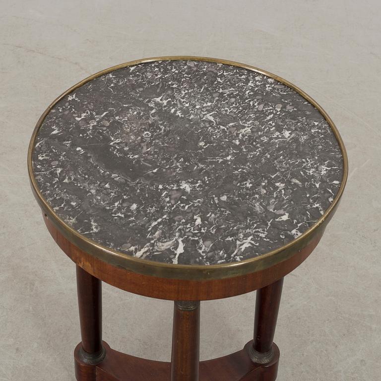 BORD med stenskiva, empirestil, sekelskiftet 1900.