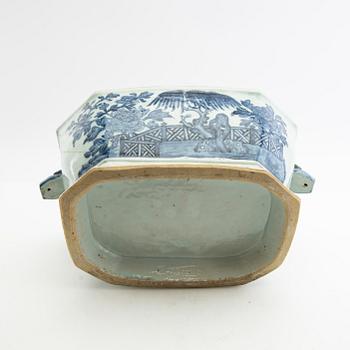 Terrin med lock Kina Qianlong (1736-95) porslin.
