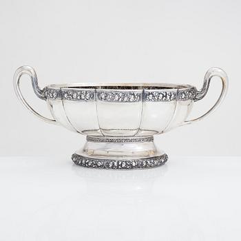 Praktskål, silver, finska stämplar, 1900-talets första hälft.
