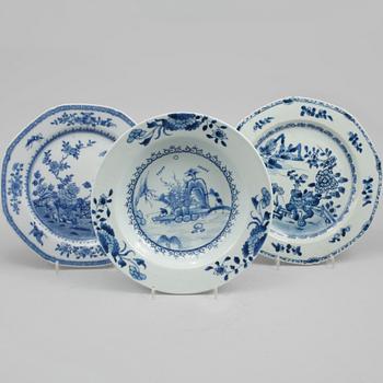 TALLRIKAR, 3 st, porslin, Kina, 1700-tal.