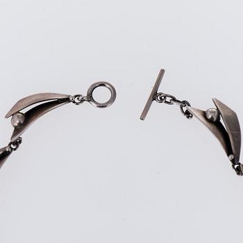 A NECKLACE, silver. Carl Ove Frydensberg, Denmark.