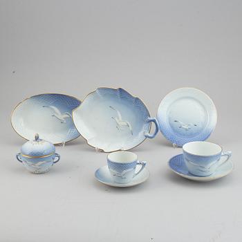 Bing & Grøndahl, a 41-pcs, porcelain coffee and tea service "Seagull" (Måsen), Denmark.