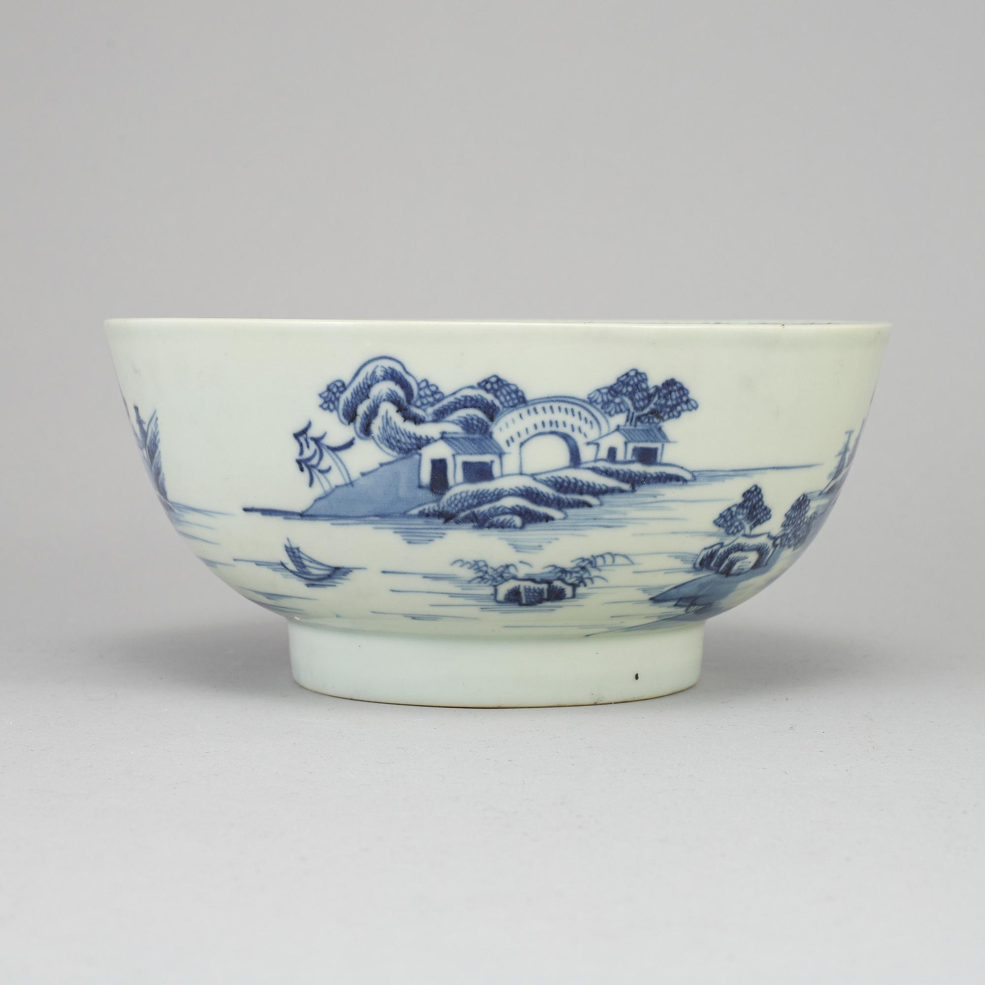A blue and white bowl, Qing dynasty, Qianlong (1736-95).