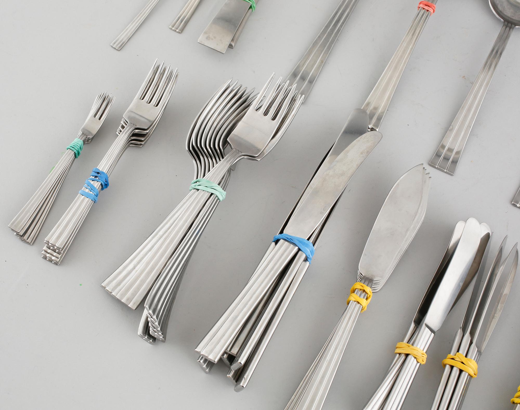 BESTICK, 101 delar, rostfritt stål, "Thebe", Folke Arström,  Gense, 1900-talets andra hälft.