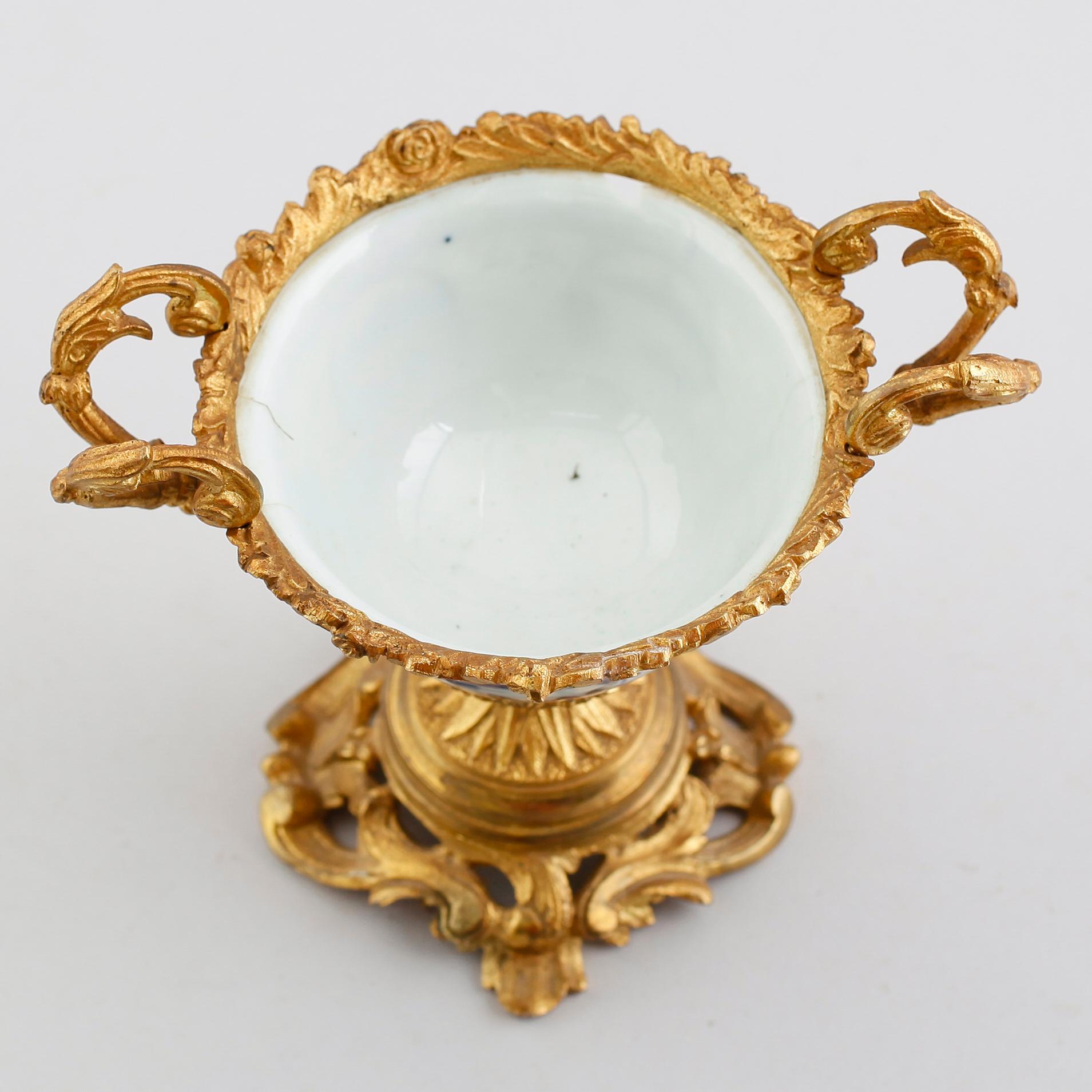 SKÅL PÅ FOT, brons och porslin, orientalisk 1700-/1800-tal.