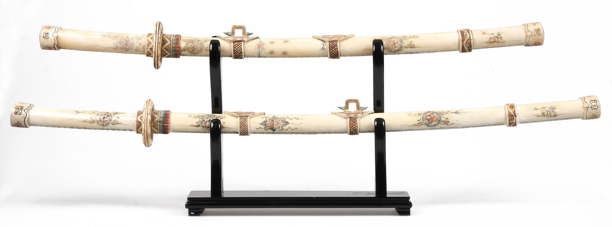 KATANA samt WAKISAKI med ställ, 1900/2000-tal.