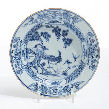 Bärtallrikar, 3 st, exportporslin, Kina, Qingdynatin 1700-tal.