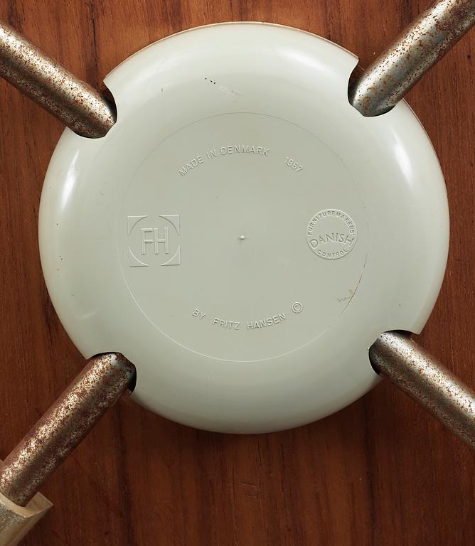 STOLAR, 4 st, "Sjuan", Arne Jacobsen för Fritz Hansen, formgiven 1955.