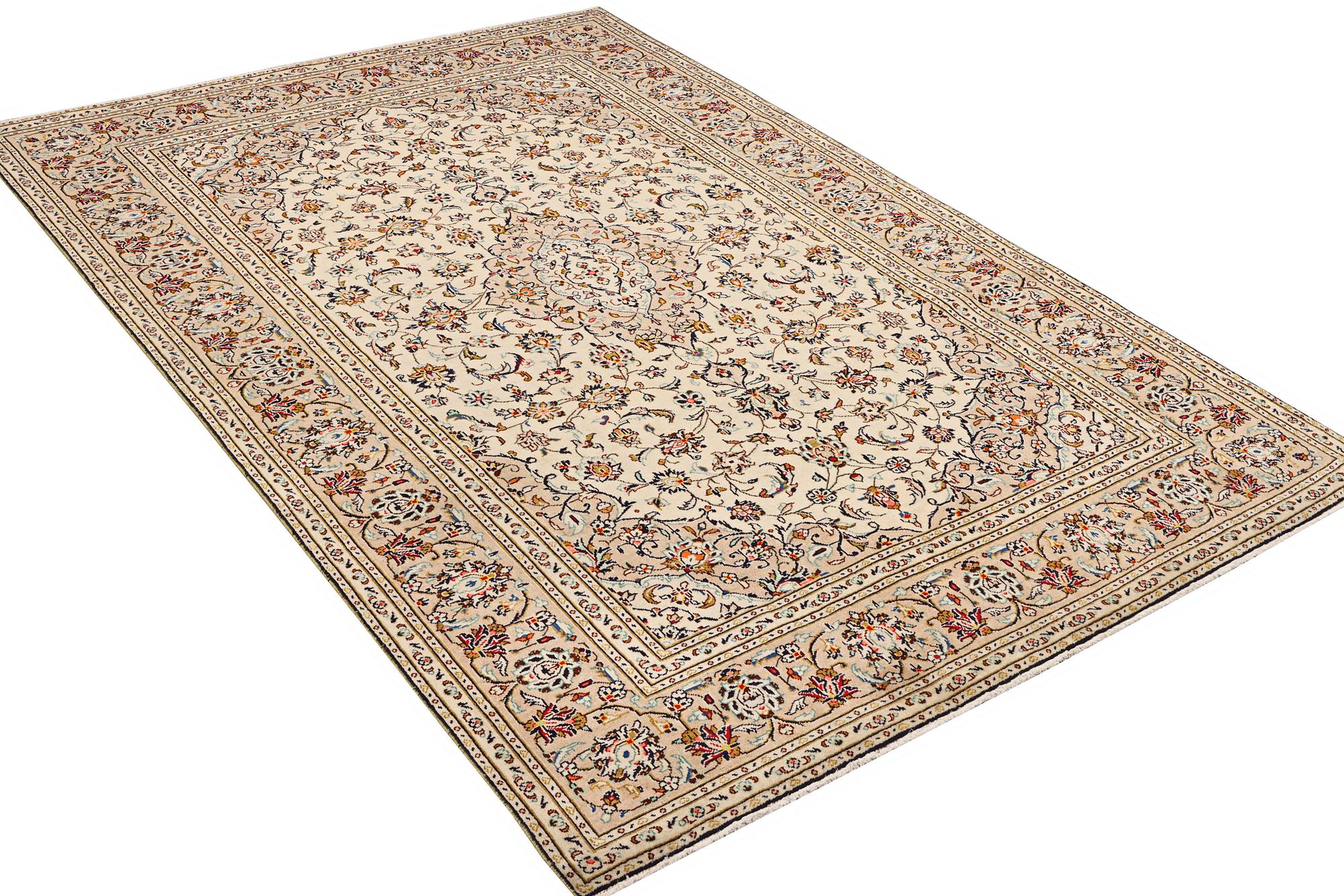 A Keshan carpet, c. 295 x 197 cm.