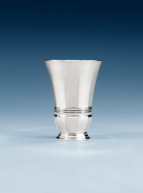 A Georg Jensen vase, Copenhagen 1919, 830/1000 silver. Design nr 295.
