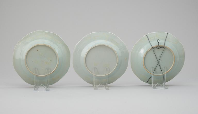 A set of seven blue and white plates. Qing dynasty Qianlong (1736-95).