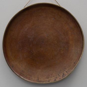 Japanese Gong with crest of Tokugawa Shogunate, 19th/early 20th century.