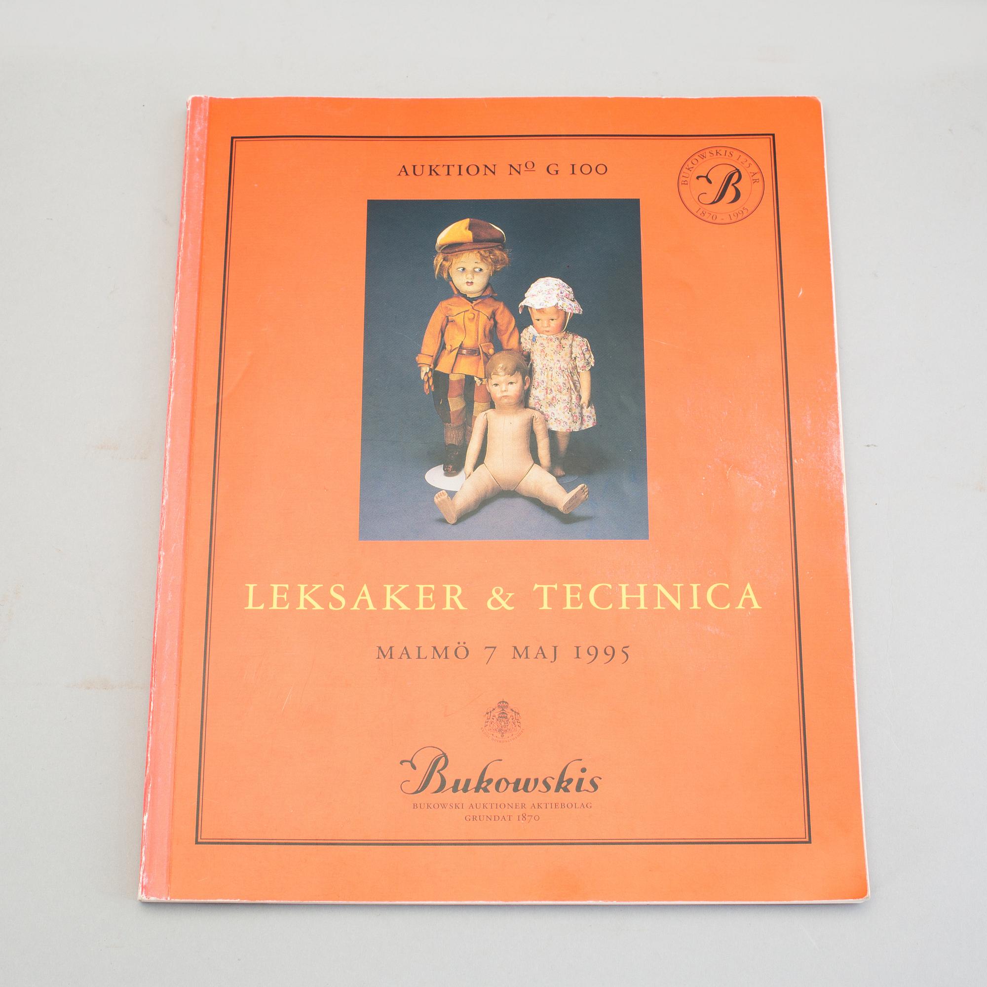 A large lot of ca 200 toy auction catalogs.