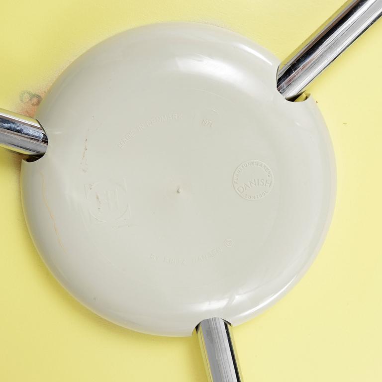 STOLAR, 3 st, "Myran", Arne Jacobsen för Fritz Hansen, daterade 1992.