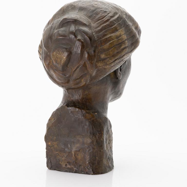 Ragnhild Schlyter, Bust.