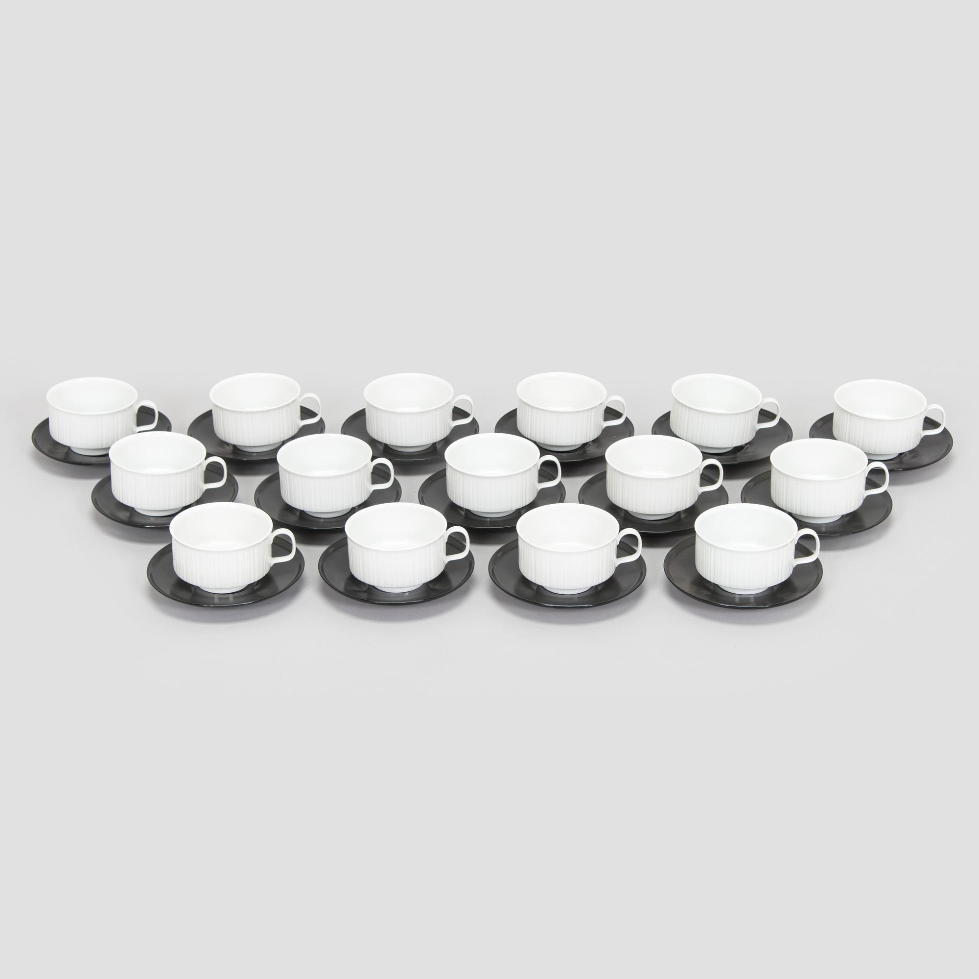 Tapio Wirkkala, A set of 15 tea cups with saucers, "Variation", Rosenthal, Studio-line, Germany 1960s.