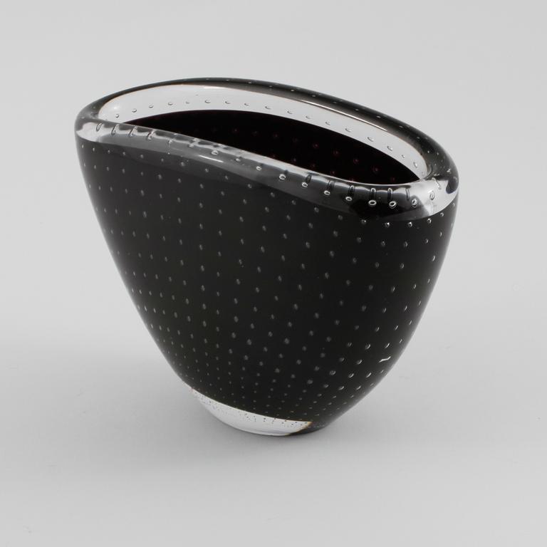 VAS, glas, Vicke Lindstrand, Kosta, 1900-talets andra hälft.