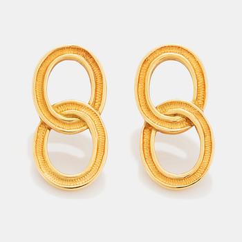 437. A pair of Buccellati earrings in 18K gold.