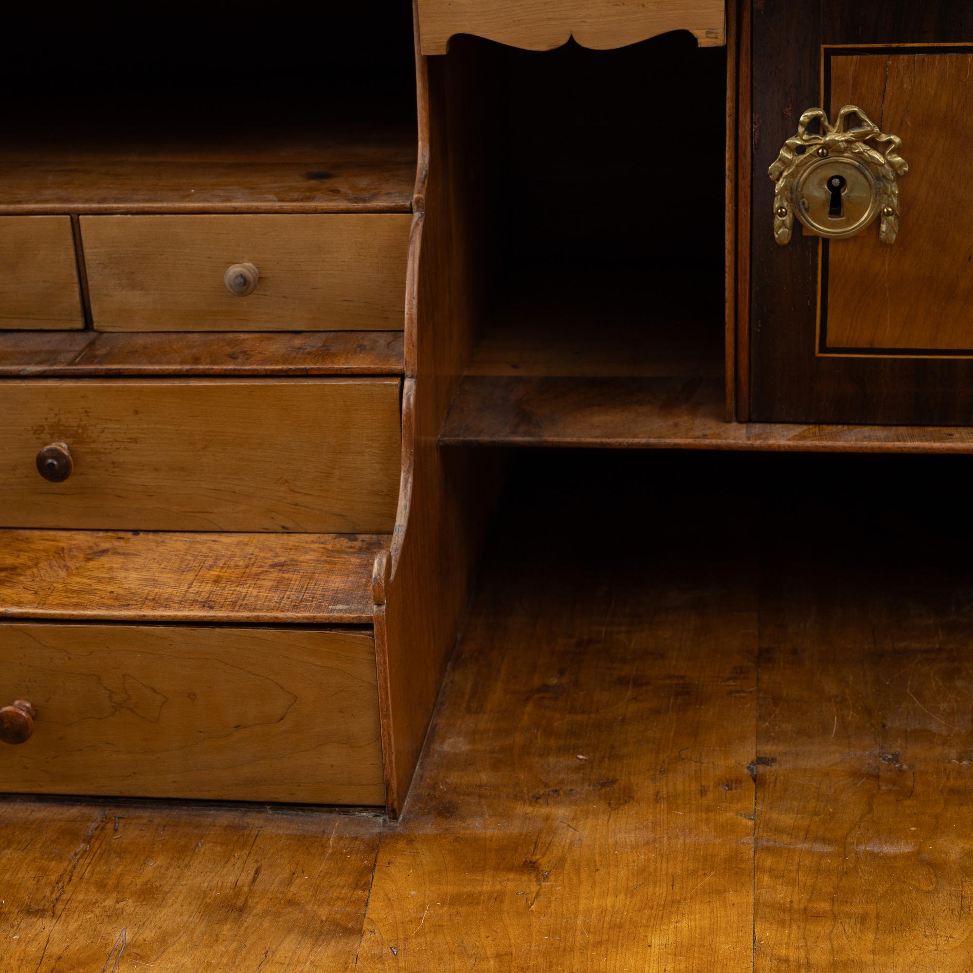 Sekretär, tillskriven Jonas Hultsten (mästare i Stockholm 1773-94), Gustaviansk.