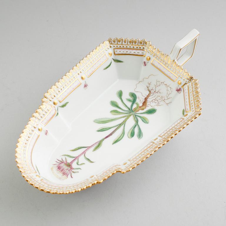 SÅSSKÅL, porslin, "Flora Danica", Royal Copenhagen, Danmark.