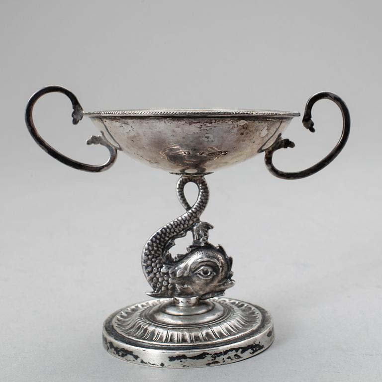 SALTKAR, silver, empire, otydlig mästarstämpel, troligen Stockholm 1821. Vikt ca 92 gram.