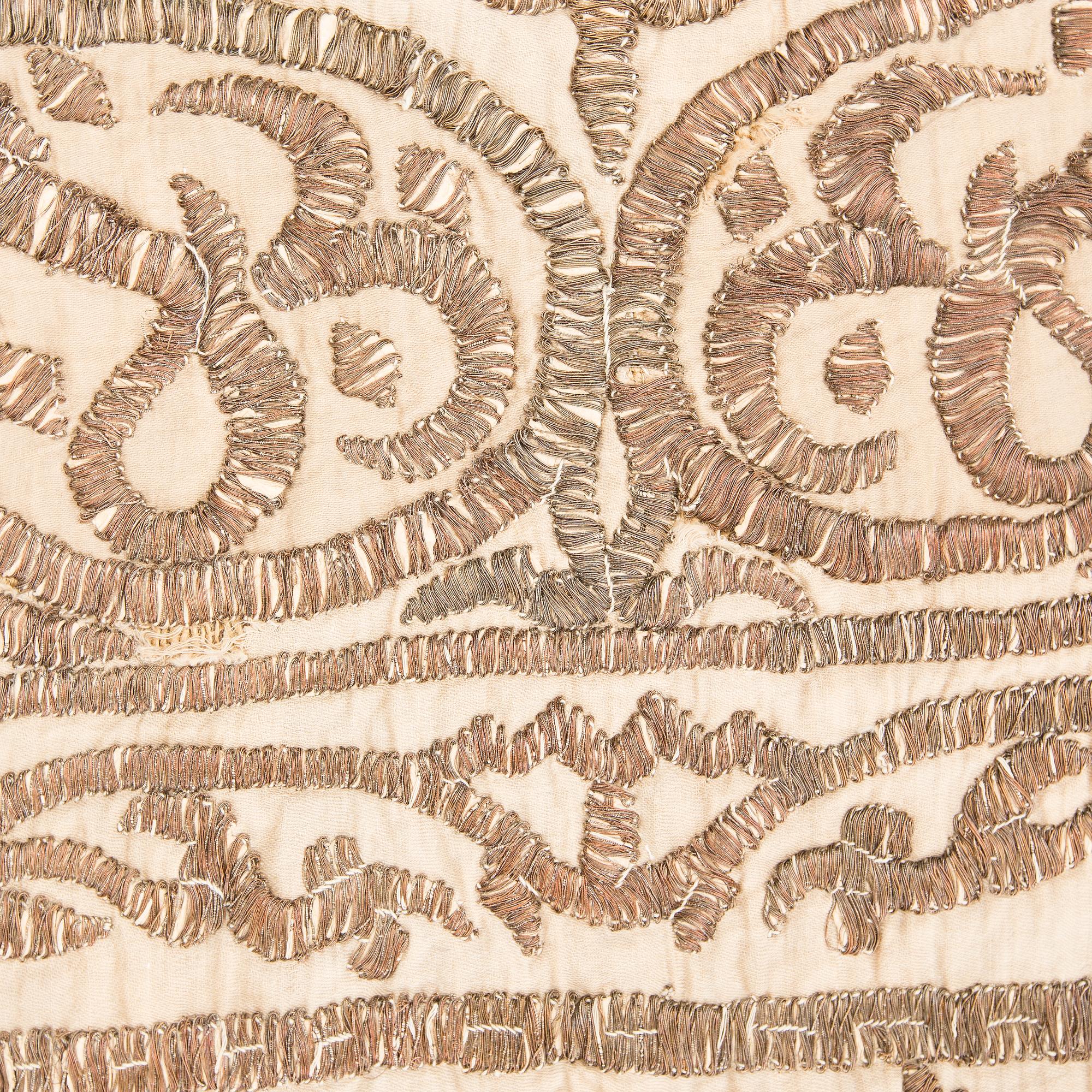 DÖRRTEXTILIER, 3 st. Sannolikt Persien, 1800-tal.