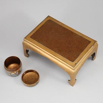 A Japanese stand and box with cover, Meiji period (1868-1912).