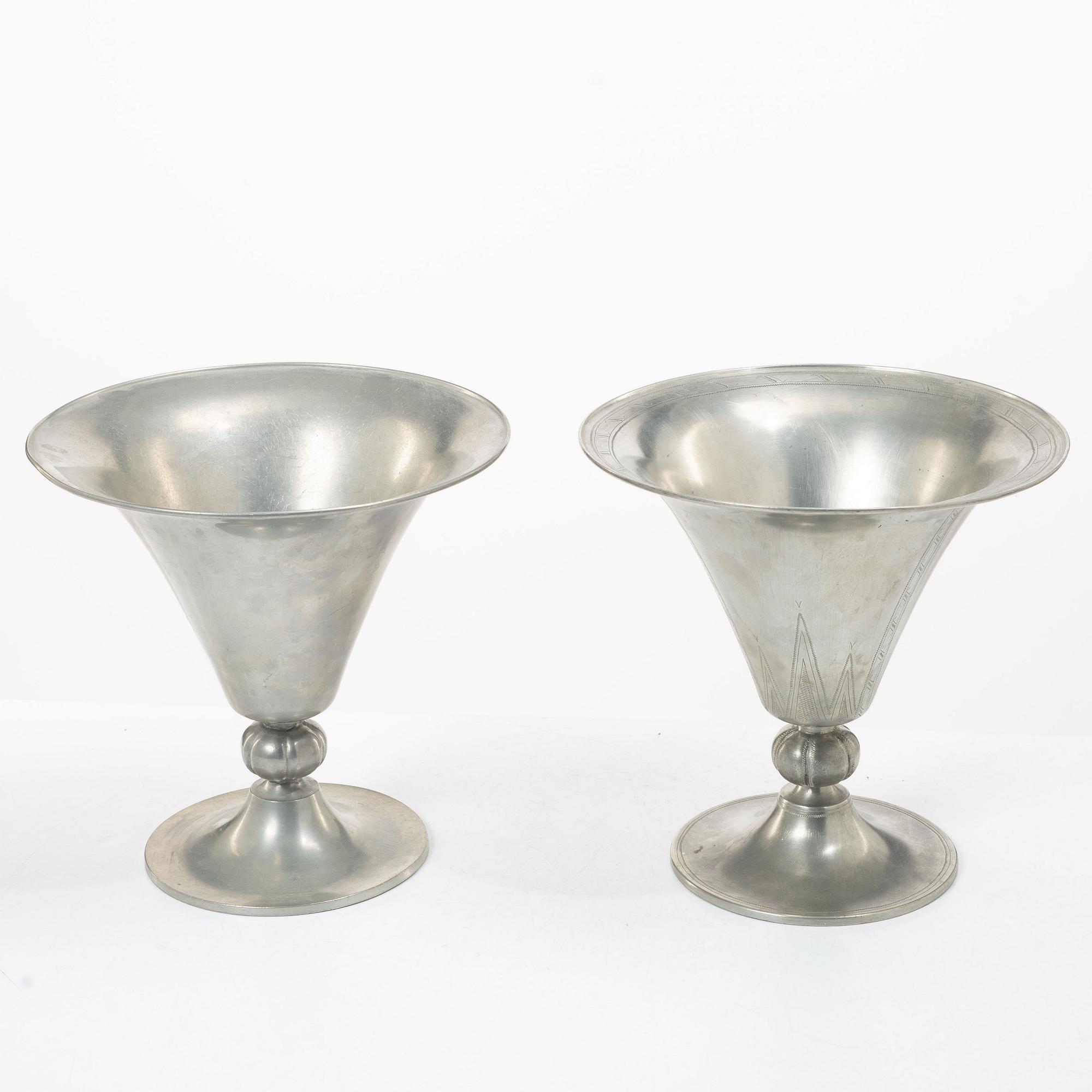Edvin Ollers, A pair of similar pewter vases, Schreuder and Olsson, Stockholm, 1925.