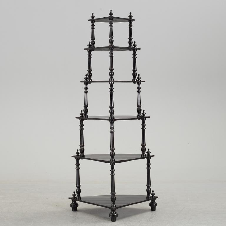 HÖRNHYLLA, 1900-talets första hälft.