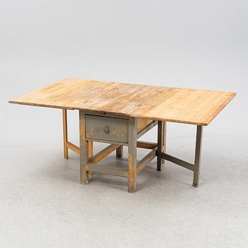 A 20th Century gate leg table.