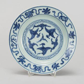 A blue and white dish, Ming dynasty (1368-1644). Seafind.