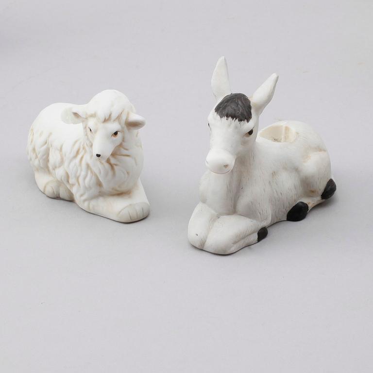 JULKRUBBA, 15 delar, porslin, efter Jenny Nyström, Kalmar Länsmuseum.