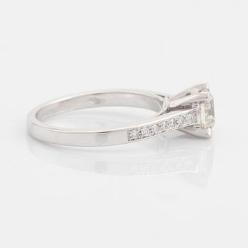 Ring med briljantslipad diamant 1,10 ct, med GIA dossier.