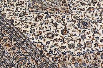 A carpet, Kashan, ca 350 x 247 cm.