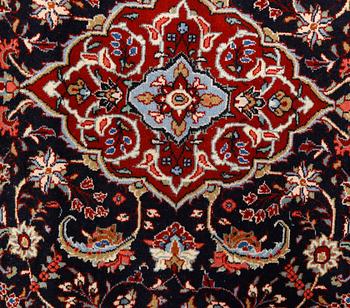 MATTA, Sarouk/keshan. Ca 200x137 cm.