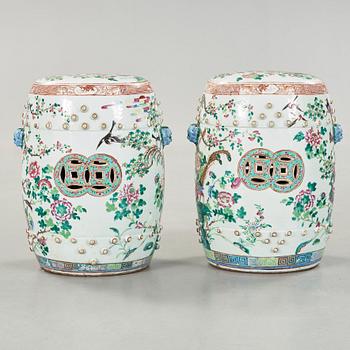 A pair of famille rose garden seats, Qing dynasty, 19th Century.