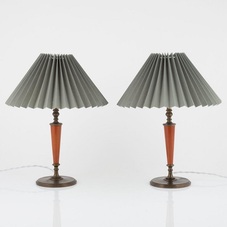 Erik Tidstrand, a pair of table lamps, model "26551", Nordiska Kompaniet, Sweden 1920s.