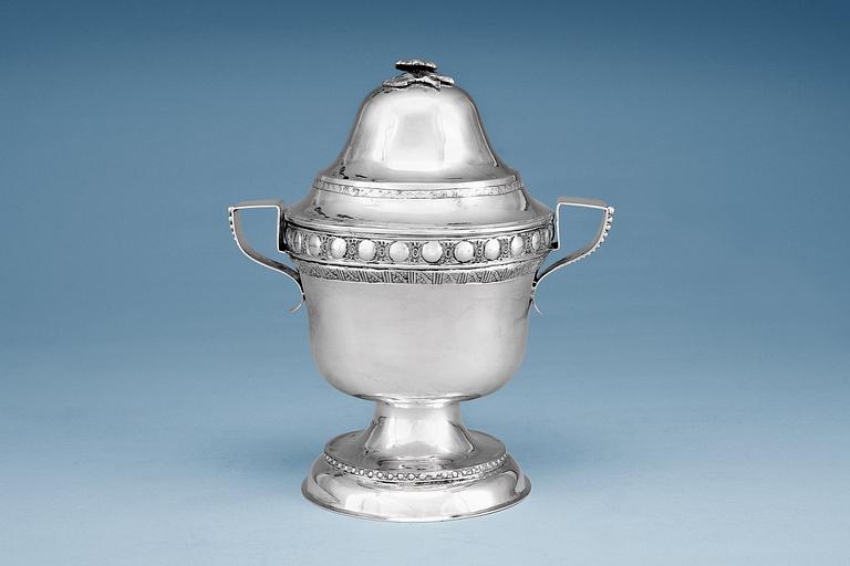 A SUGAR BOWL WITH LID.