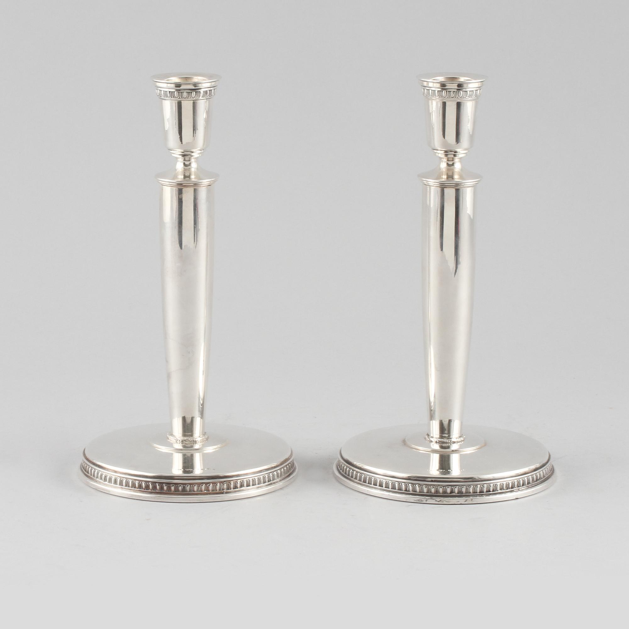 LJUSSTAKAR, ett par, silver, C G Hallberg, Stockholm, 1954. Vikt 591 g.